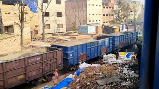 Dangerous!! Trains under delhi slum area | Parallel Race | Indian Railways