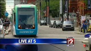 Cincinnati's streetcar now open for passengers