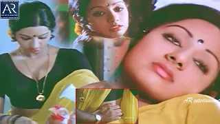 Padaharella Vayasu Movie Scenes | Sridevi alone with Doctor | AR Entertainments