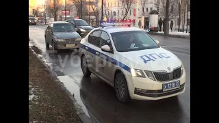 Повар хабаровской гимназии попала под машину в центре Хабаровска. Mestoprotv