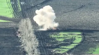 Украинская артиллерия уничтожает технику оккупантов и их позиции в Харьковской области #stoprussia