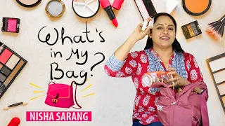 What's In My Bag with Uppum Mulakum fame Nisha Sarang | എന്റെ ബാഗിലെ ലോട്ടറി... കുണുക്ക് ബോക്സ്