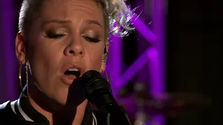 Só TOP 2018 -P!nk   Stay With Me Sam Smith cover in the Live Lounge
