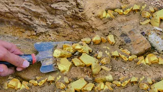Wow amazing! Find Huge Nuggets of Gold Treasure at Mountain, worth million dollar, mining exciting.
