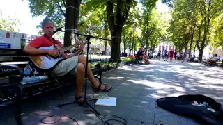 Одесса, август 2016, уличные музыканты, Street musicians, Гитарист Сергей 3