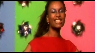Towa Tei -  Happy (feat. Vivian Sessoms & Bahamadia)(Official Music Video)