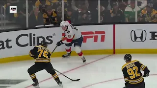 Connor Clifton hit on Anton Lundell