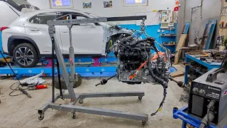 Lexus UX250 Hybrid.  Снятия двигателя. Разборка панели.
