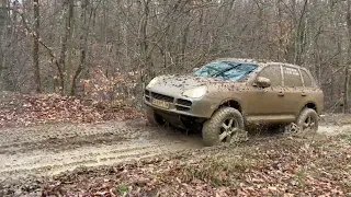 Porsche Cayenne vs Land Rover Discovery vs Mitsubishi Pajerto in 4x4 Off Road Trip