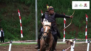 HORSEBACK ARCHERY SHOW