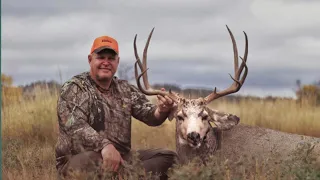 His First Wyoming Mule Deer! BIG Buck down in Wyoming.