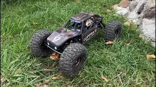 Axial Capra build 1.9 4WS on 2.2 Ruptures!!! Backyard Course! #rccar #rc #axial