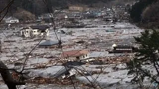 釜石市箱崎町に押し寄せる津波　【視聴者提供映像】