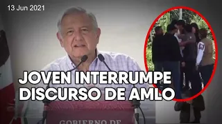 Joven interrumpe a AMLO en pleno discurso » ''No nos han pagado''