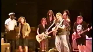 Neil Young - Rockin in the Free World (Toronto, 1993)