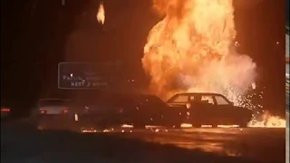 The Best Movie Explosions: The Sweeper (1996) Carchase