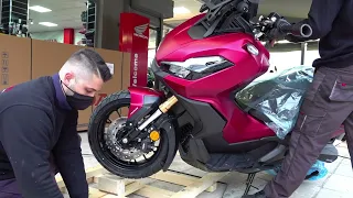 unboxing HONDA ADV 350 red color 2022
