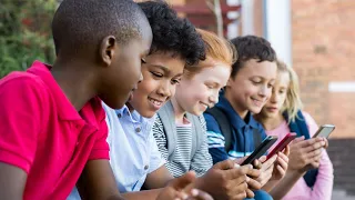 3 Ways to Help Your Kids Navigate Social Media