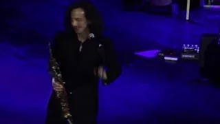 Kenny G live Moscow - Circular Breathing mini lesson.