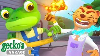 Weasel's BBQ Fire! 🔥🍖 | GECKO'S GARAGE 🐸 | Old MacDonald's Farm | MOONBUG KIDS | Animal Cartoon