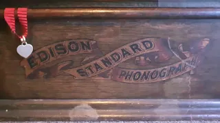 How to Operate The Edison Standard Phonograph (1903) (enable subtitles)