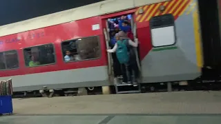 12397 Gaya New Delhi Mahabodhi Express Arrival On Kanpur Central | Mahabodhi Express | 12397 train