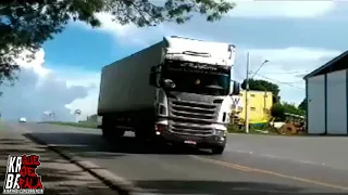 Scania perde o controle ao dar quebra de asa