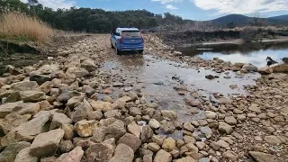 Volvo XC90 D5 Off road River bed crossing