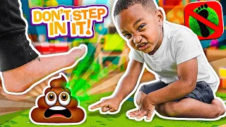 Family PLAY DON'T STEP IN IT! / Avoid The Poo!