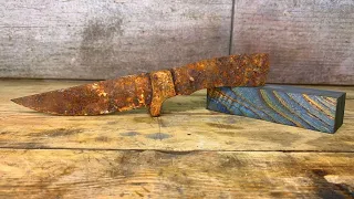 Creating a Survival Knife from a truck leaf spring #rusty #knife #restoration