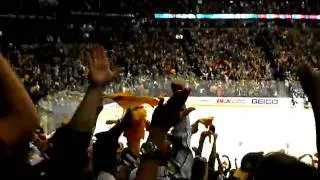 The fans go wild at game 6 Preds vs Ducks