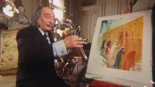 Interview de Salvador Dali signant son tableau le mur des lamentations