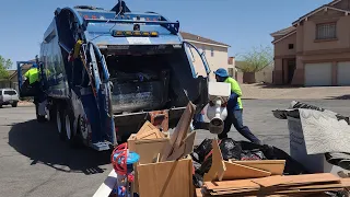 Las Vegas Republic Services Peterbilt McNeilus Rear Loader Garbage Truck Packing on Bulky Items!!!!!