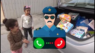 شرطة الاطفال | تقديم الهدايا للاطفال - kids police give gift to chilren