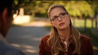 Kara parla con Clark||Elseworld (The Flash 5x09)