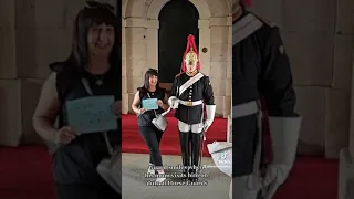 King's Guard smiles when his mum visits him on duty at Horse Guards. 18.06.2023.