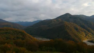 Сочинская осень пришла в горы.