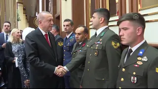 Soldiers greeted President Erdogan in the reception hall