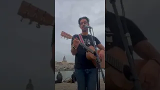 Julien reprend du GAINSBOURG, dans la rue à LA ROCHELLE