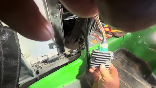 John Deere x720 battery not charging