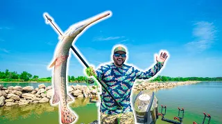 HAND SPEARING for GIANT GAR on the RIVER!!! (Catch Clean Cook)
