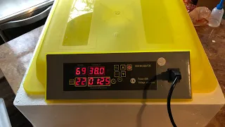 New Kemanner automatic egg incubator, testing it out.