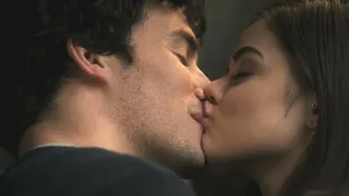 Ezra and Aria's spending the night together for the first time. Pretty Little Liars.