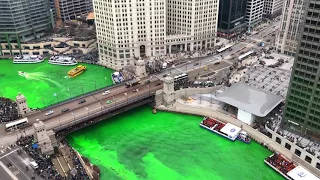 Dyeing the Chicago River Green - 2018 Greening of the River for St. Patrick's Day Time lapse