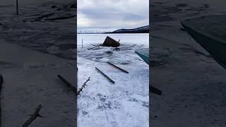 Север ошибок не прощает!  уаз - головастик- провалился в озере Орон