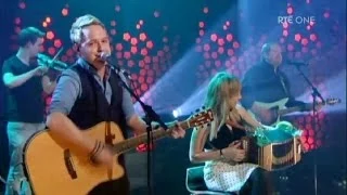 Derek Ryan & Sharon Shannon perform 'Hold onto your Hat' | The Late Late Show | RTÉ One