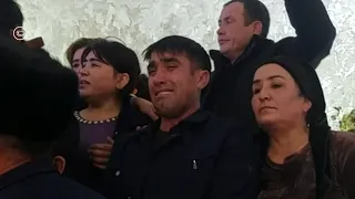 Jasurbek Mavlonov " Akam" qo'shig'ini kuylab butun to'yxonani yig'latdi.