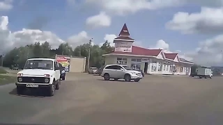 10.08.2017  Видео аварии дтп автомобилей и мото снятых на видеорегистратор