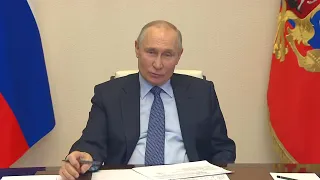 Владимир Путин предложил вернуть пионеров