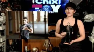 Hot Toys T-800 MMS 117 1/6 figure from Terminator 2 - Hot Chix Cool Toy Review (Ep 5)